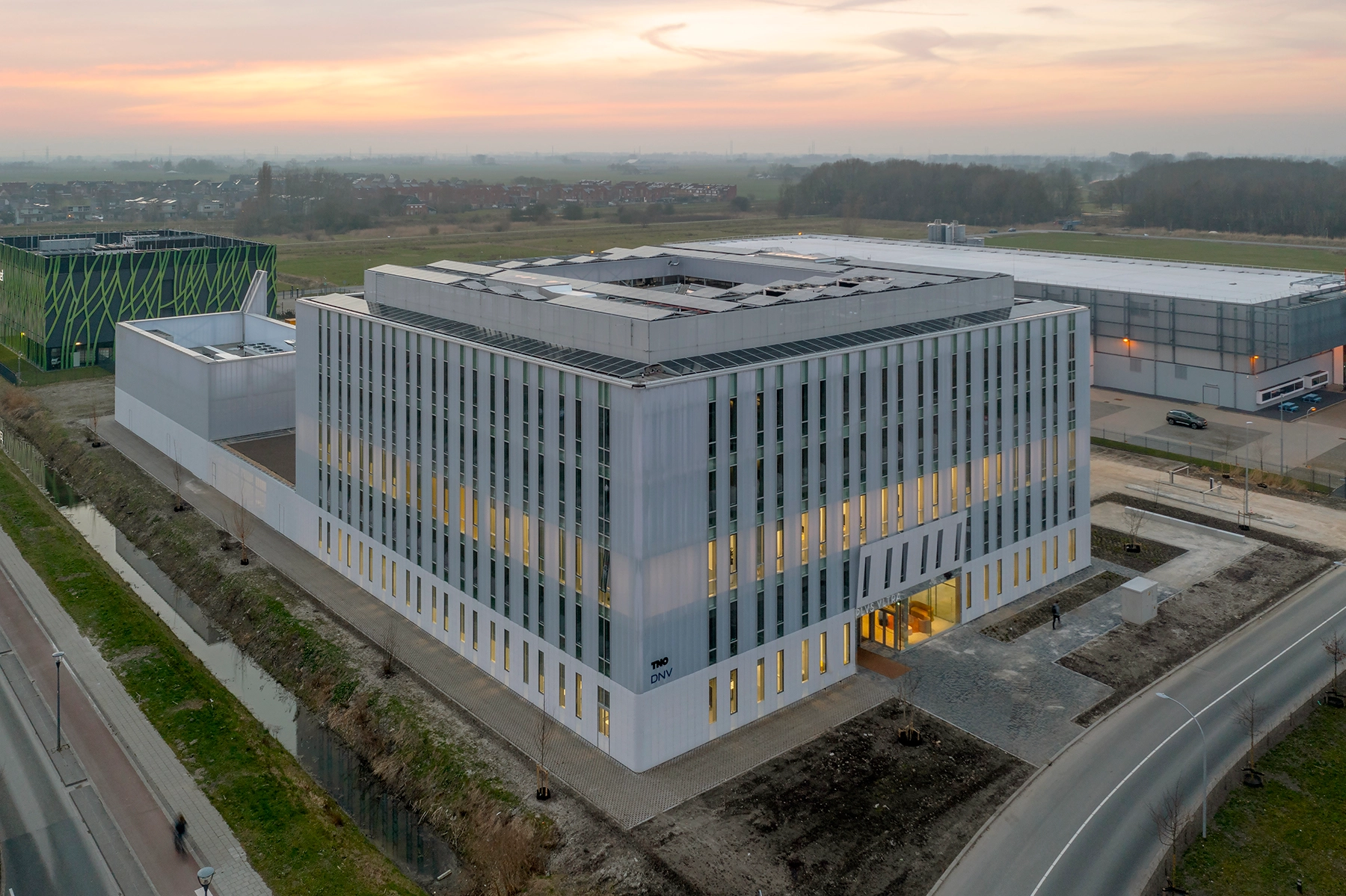 Plus Ultra Гронінген: Місце Інновацій і Співпраці